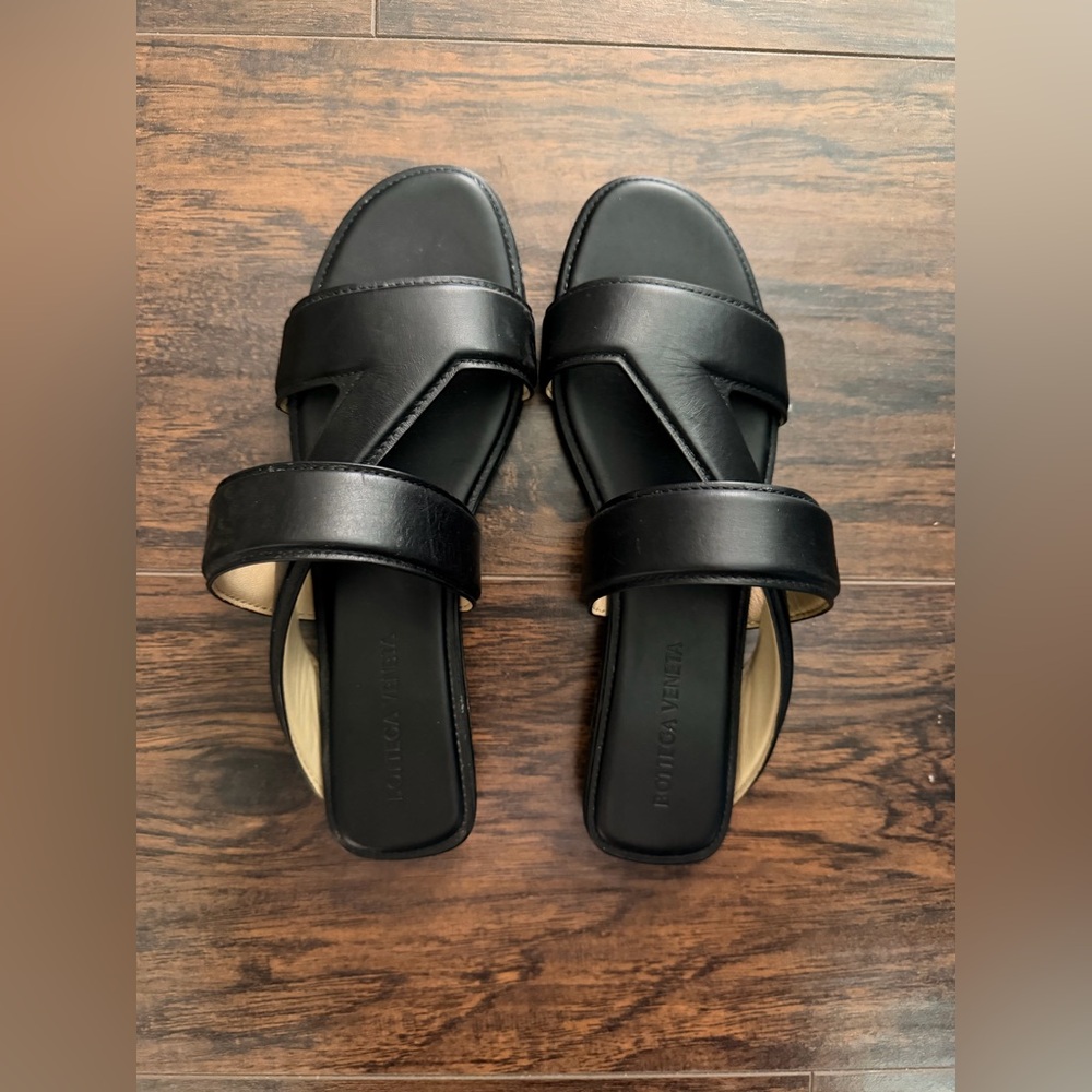 AUTHENTIC Bottega Veneta Sandals
